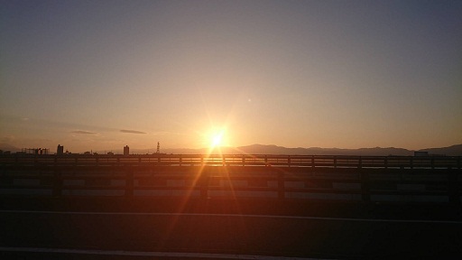 海岸沿いの夕日