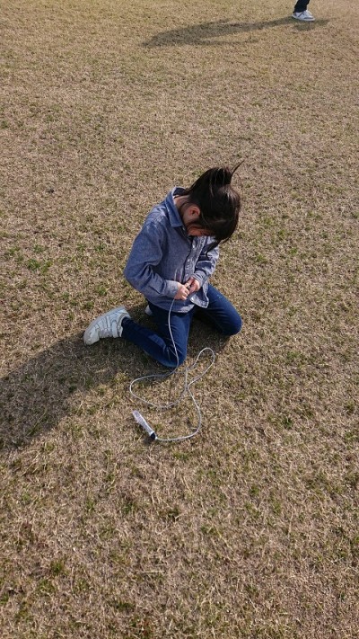 河川敷でみんなでサッカー