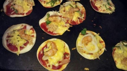 餃子の皮でピザ