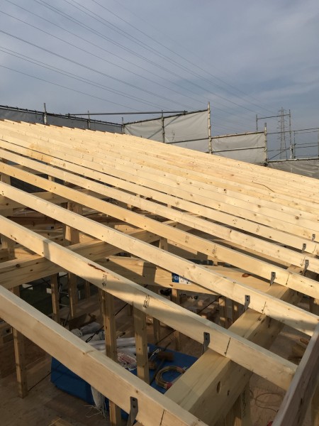 屋根の垂木作業