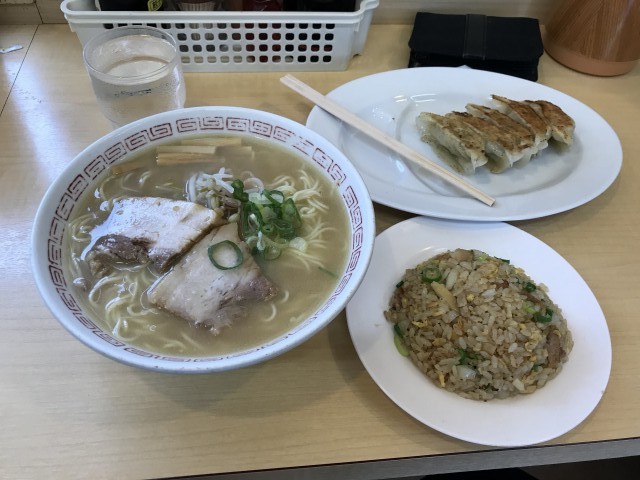 昼ご飯のラーメン