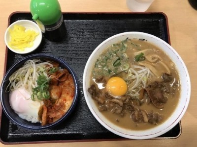 昼ご飯のラーメン